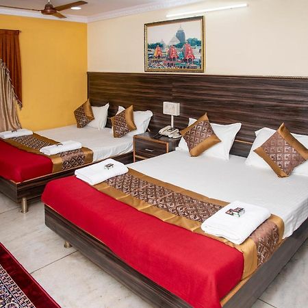 Vrindavan Comfort Inn Hajdarábád Exteriér fotografie